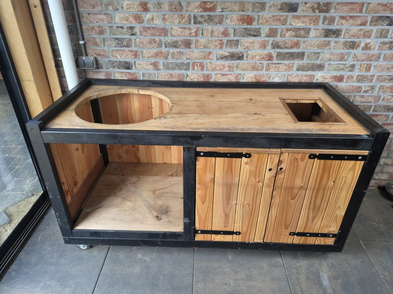 Buitenkeuken, Tuin en Terras, Buitenkeukens, Ophalen, Gebruikt, Houtskool, Vrijstaand