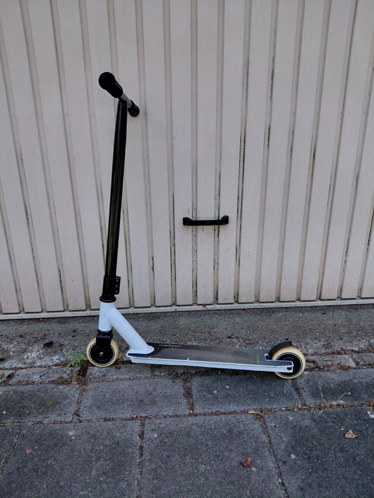 Witte stuntstep - Gebruikt, Fietsen en Brommers, Ophalen, Gebruikt, Overige typen, Meteor