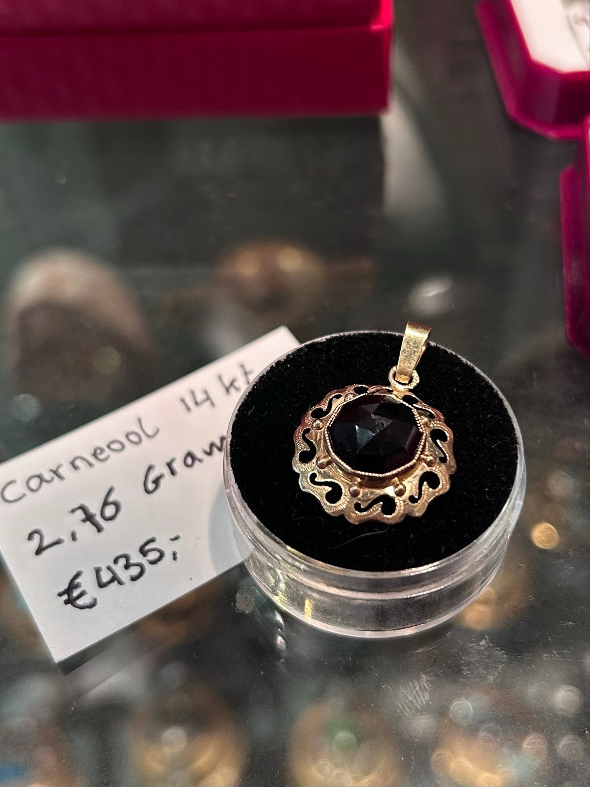 14 Karaat Gouden Hanger met Granaat - 2,76 gram, Gebruikt, Overige voorstellingen, Ophalen of Verzenden, X