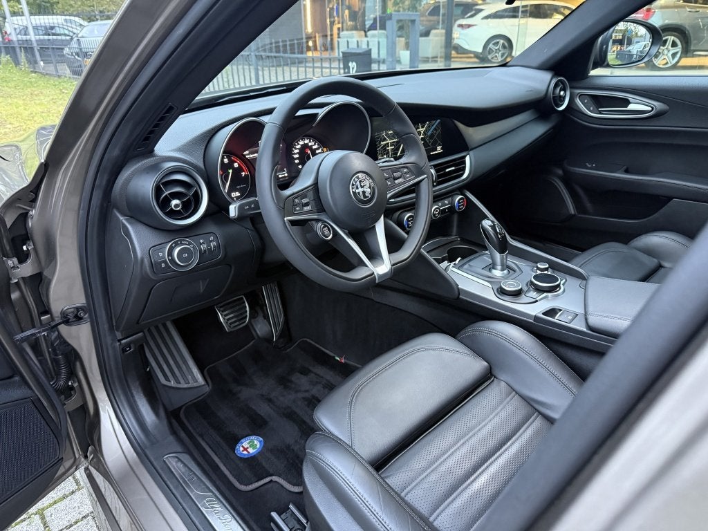 Alfa romeo Giulia 2.0T Super, Auto's, 745 kg, 4 cilinders, 1404 kg, 1600 kg