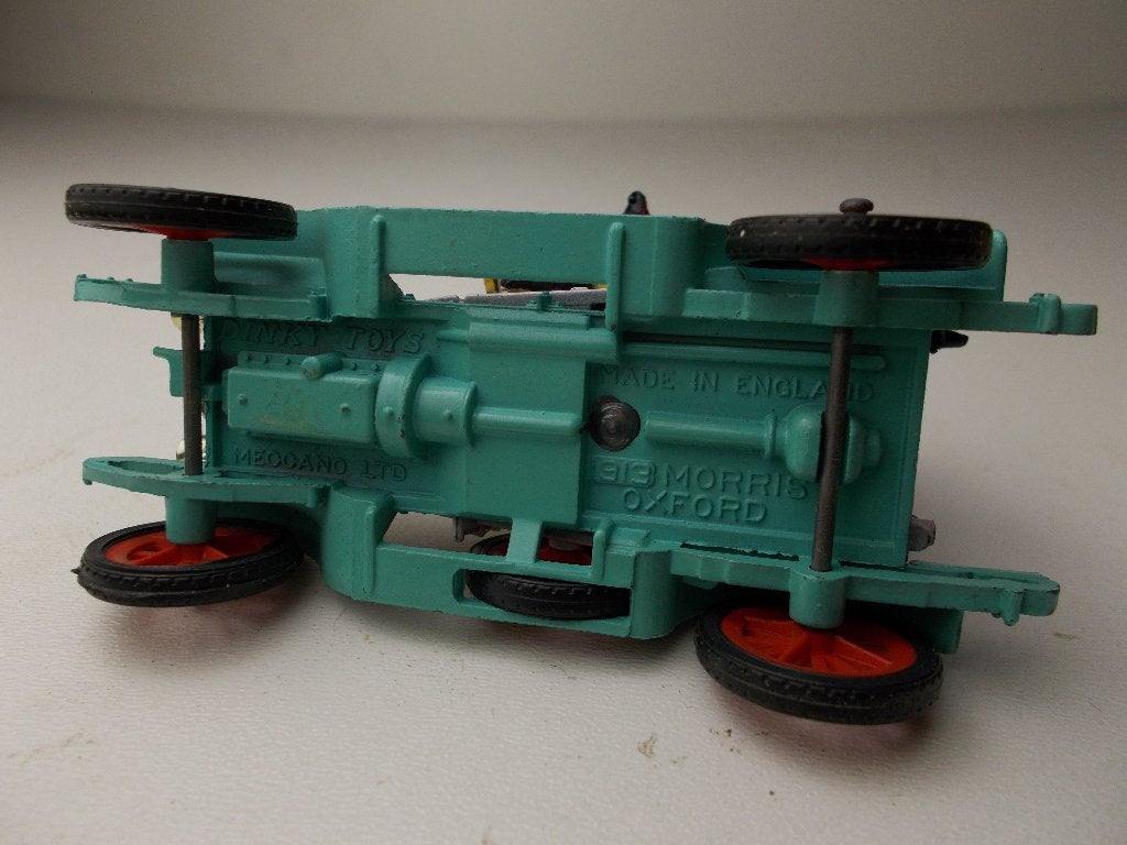 1966 Dinky Toys 486 "DINKY BEATS" (Beatles) MORRIS OXFORD, Hobby en Vrije tijd, Modelauto's | 1:43, Ophalen of Verzenden, Zo goed als nieuw