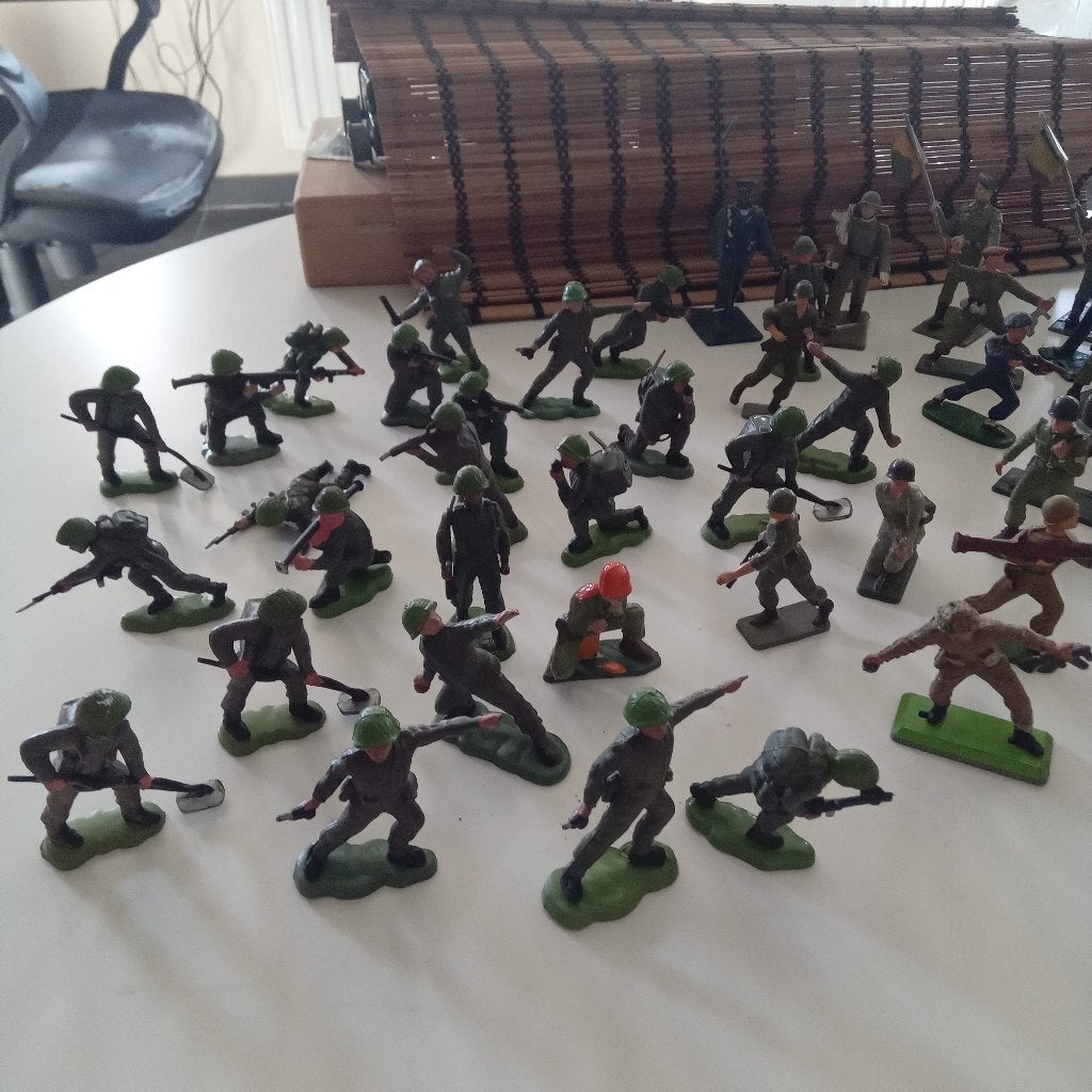 LOT BRITAINS,STARLUX,SOLIDO ENZ. MILITAIR SOLDATEN, Verzenden, 1:35 tot 1:50