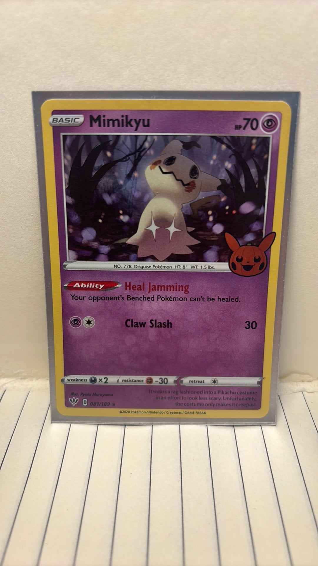 Mimikyu 081/189 holo trick or trade pokemon kaart, Ophalen of Verzenden, Nieuw, Boosterbox