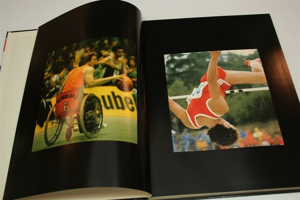 Paralympische Spelen 1980 — Arnhem Herdenkingsboek, Ophalen of Verzenden, Gelezen, Watersport en Hengelsport