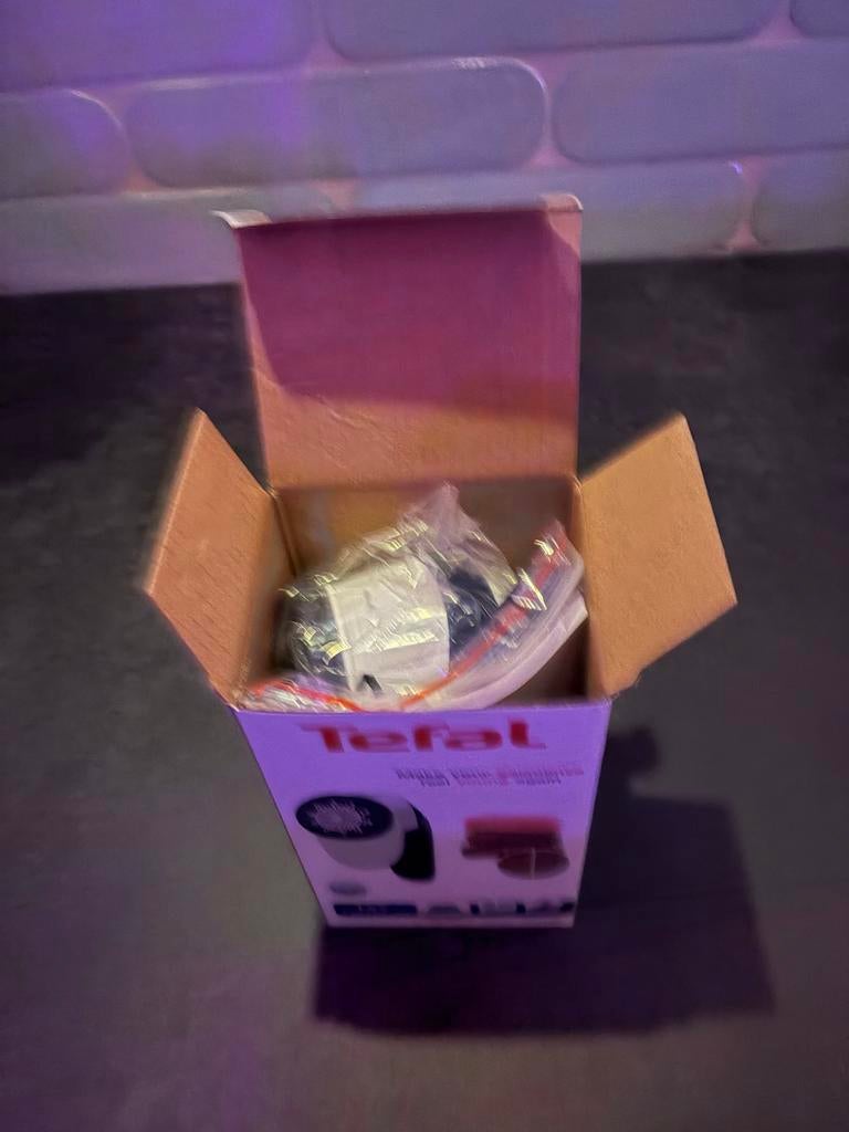 Tefal Kledingreiniger / Ontpiller - Nieuw in doos, Witgoed en Apparatuur, Persoonlijke-verzorgingsapparatuur, Ophalen of Verzenden