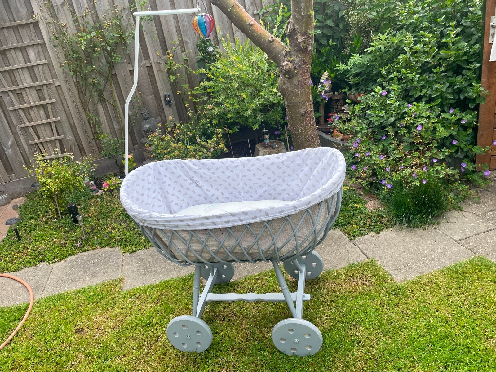 Mooi rotan wiegje, Kinderen en Baby's, Babywiegjes en Ledikanten, Ophalen, Gebruikt, Wieg