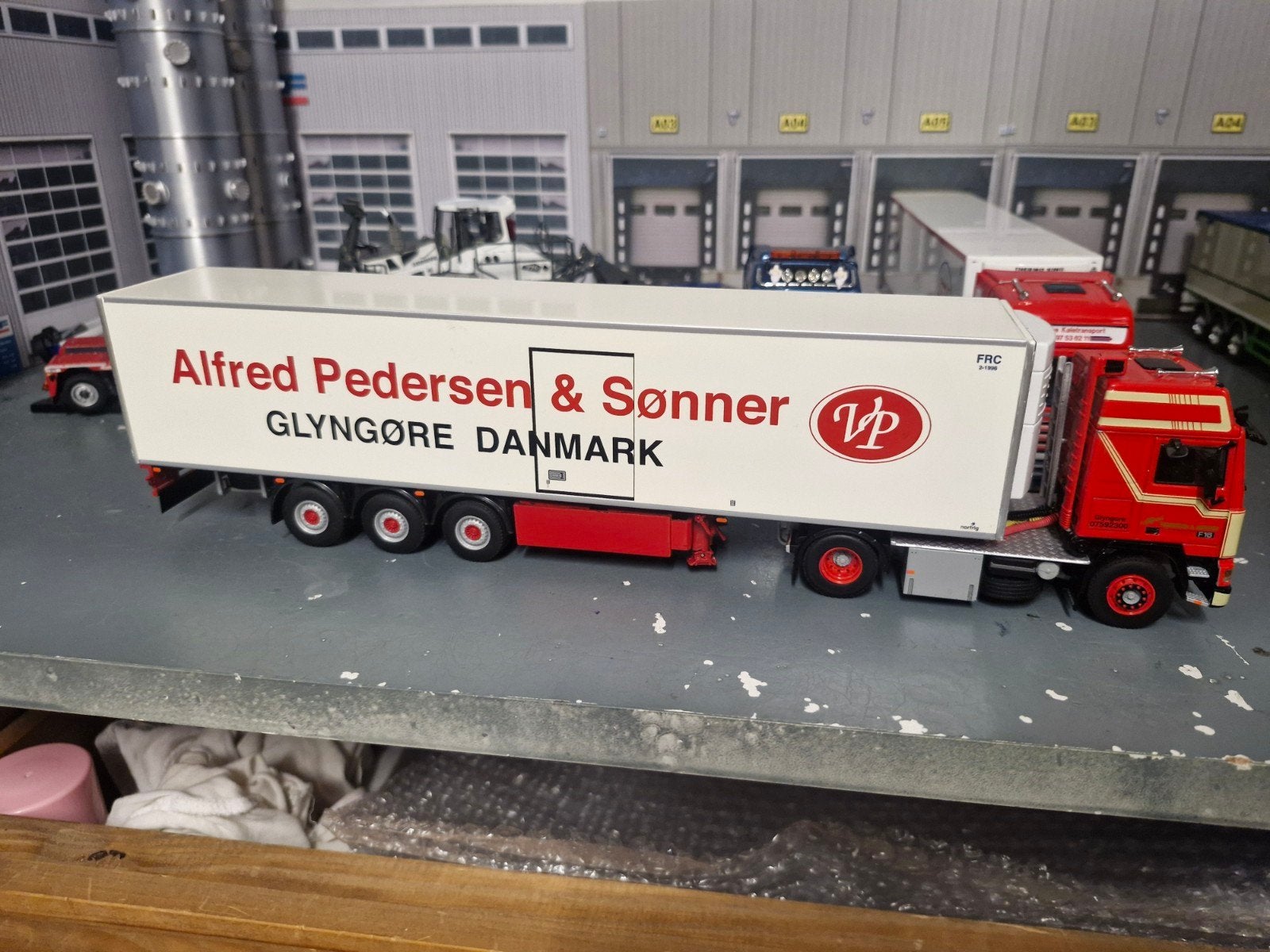 volvo Fl16 met koeltrailer wsi alfred pedersen, Hobby en Vrije tijd, Ophalen of Verzenden, Zo goed als nieuw, Bus of Vrachtwagen