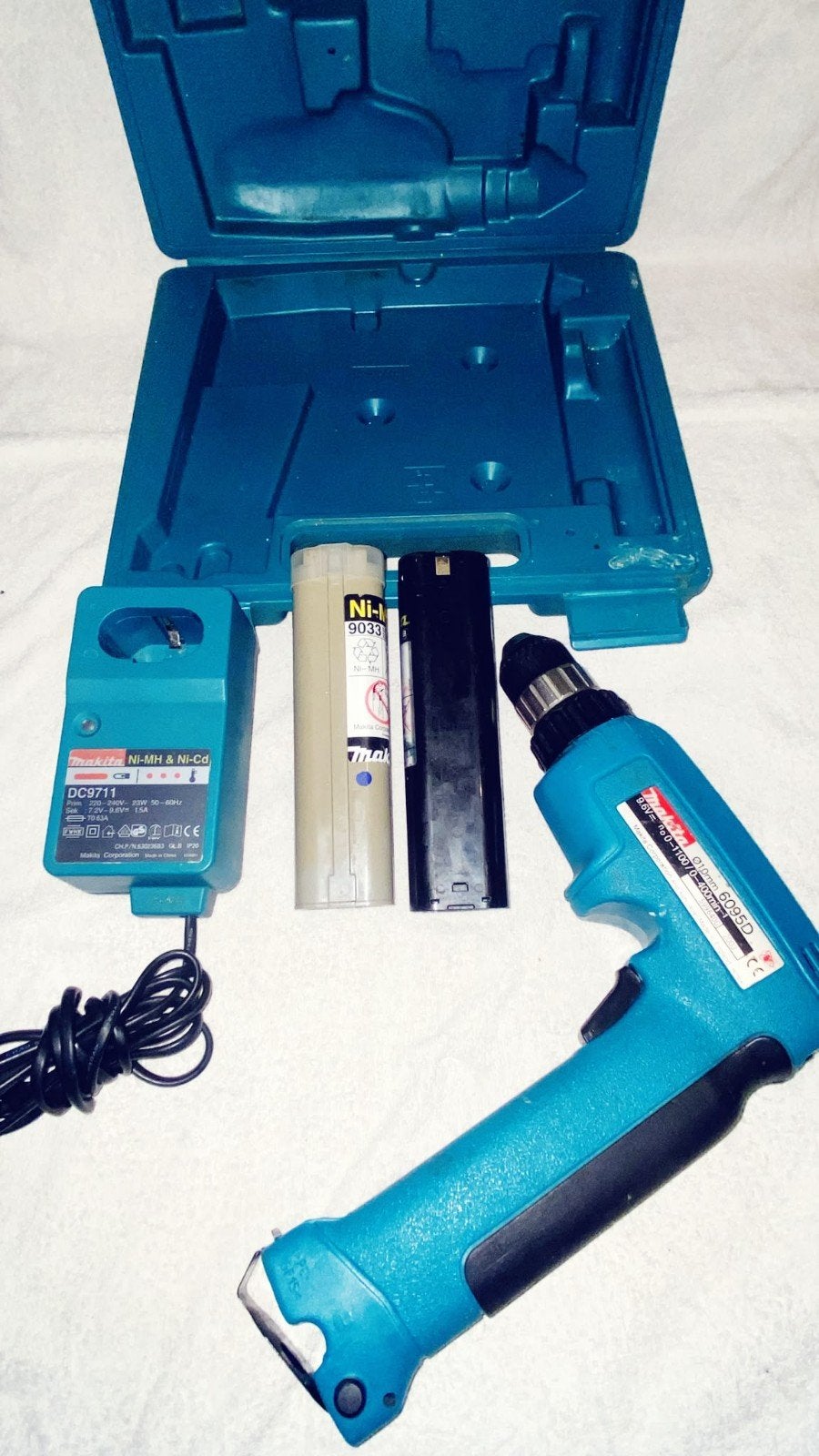 Makita Boor- en Schroefmachine met Accu en Oplader, Ophalen of Verzenden, Gebruikt, Minder dan 400 watt, Boor- en Schroefmachine