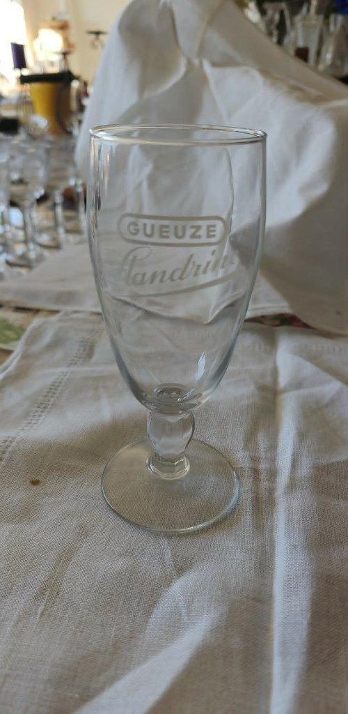 glas voetglas Gueuze Flandrine, Ophalen of Verzenden, Zo goed als nieuw, Glas of Glazen, Overige merken