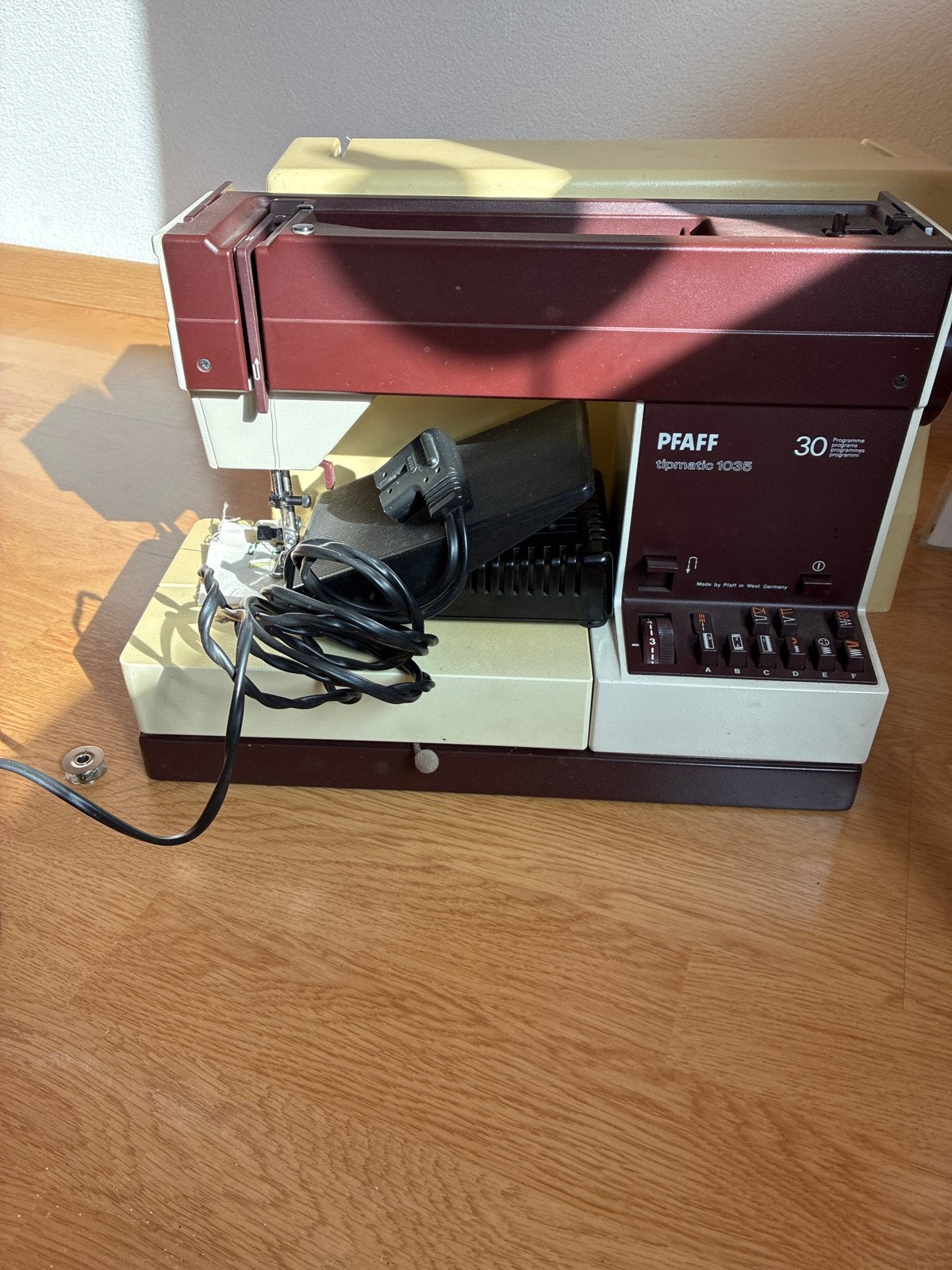 Pfaff tipmatic 1038 naaimachine - Zo goed als nieuw, Ophalen of Verzenden, Zo goed als nieuw, Naaimachine, Pfaff