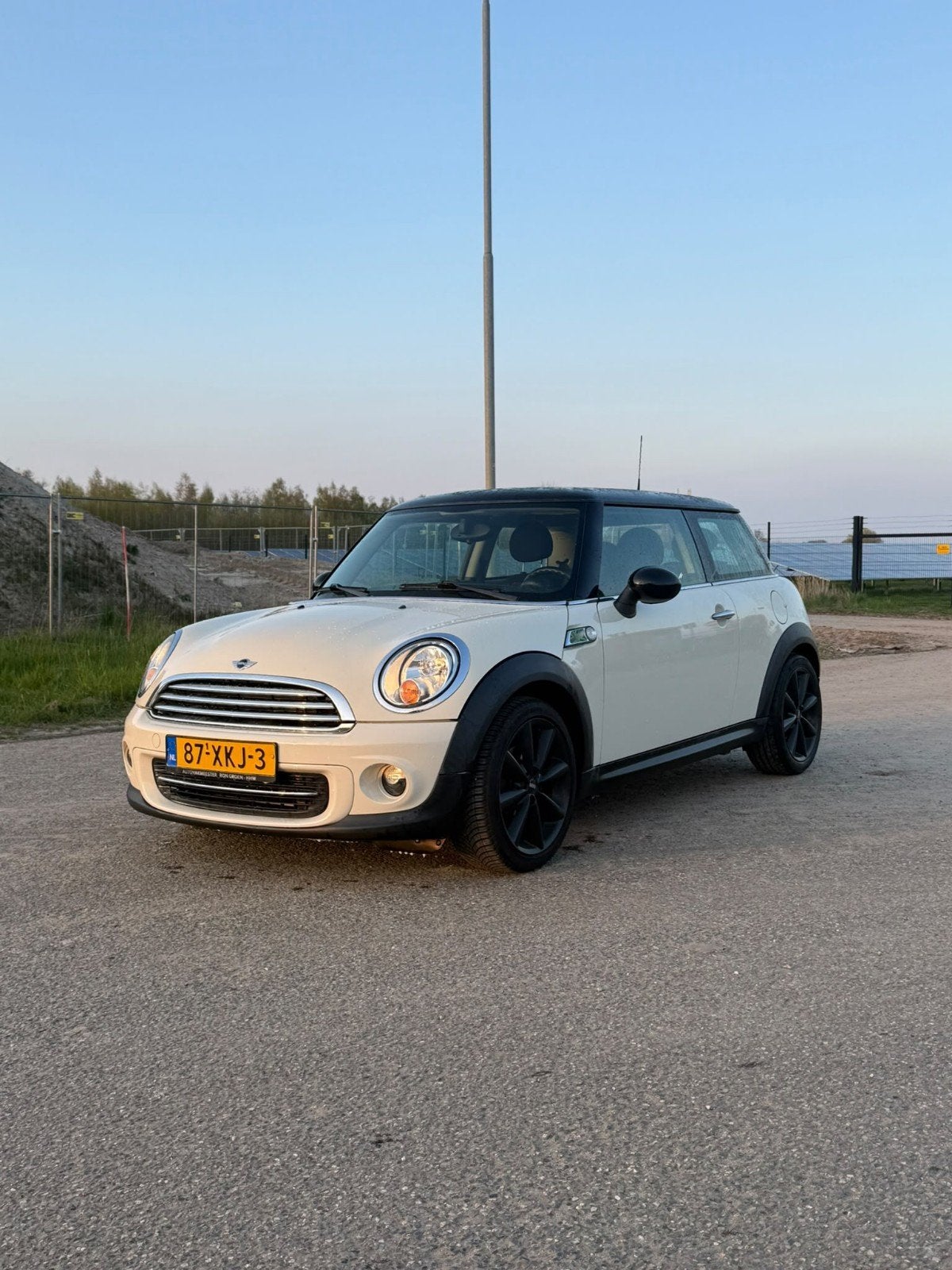 Mini 1.6 ONE 2012 Wit, Auto's, Voorwielaandrijving, 40 €/maand, 4 cilinders, 4 stoelen