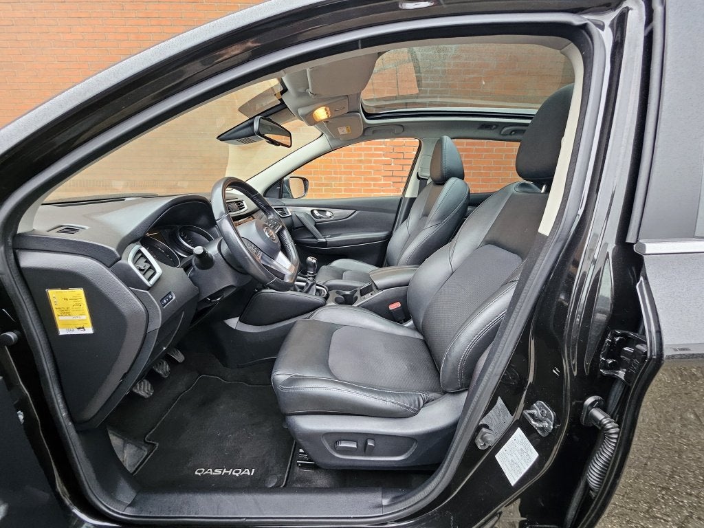 Nissan QASHQAI 1.2 Tekna + Panoramadak Half Leder Navigatie, Auto's, Nissan, 12 maanden, Gebruikt, Euro 6, 4 cilinders