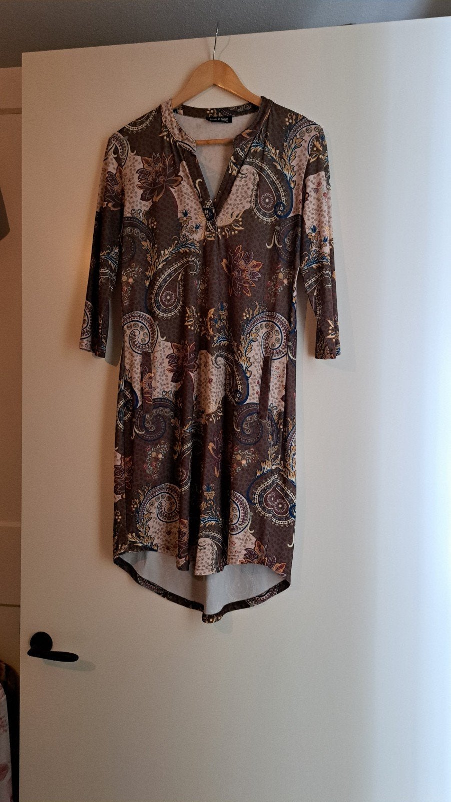 Triple Nine Jurk met Paisley Print - Maat M, Maat 38/40 (M), Triple Nine, Bruin, Ophalen of Verzenden