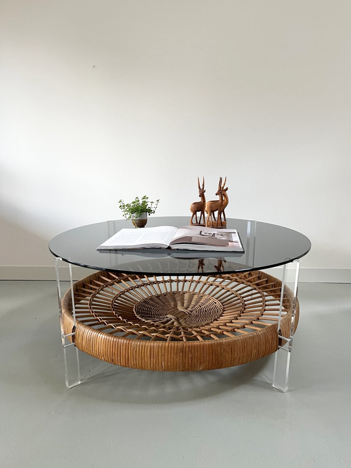Vintage Space Age salontafel, rookglas blad, jaren 60, Huis en Inrichting, Ophalen, Gebruikt, 50 tot 100 cm, 50 tot 100 cm