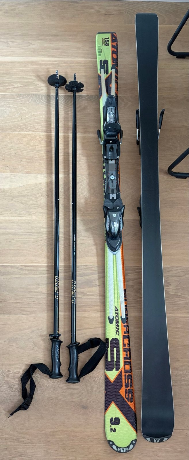 Atomic Metron 9.2 Ski's met Leki stokken - 158 cm, Ophalen, 140 tot 160 cm, Gebruikt, Atomic