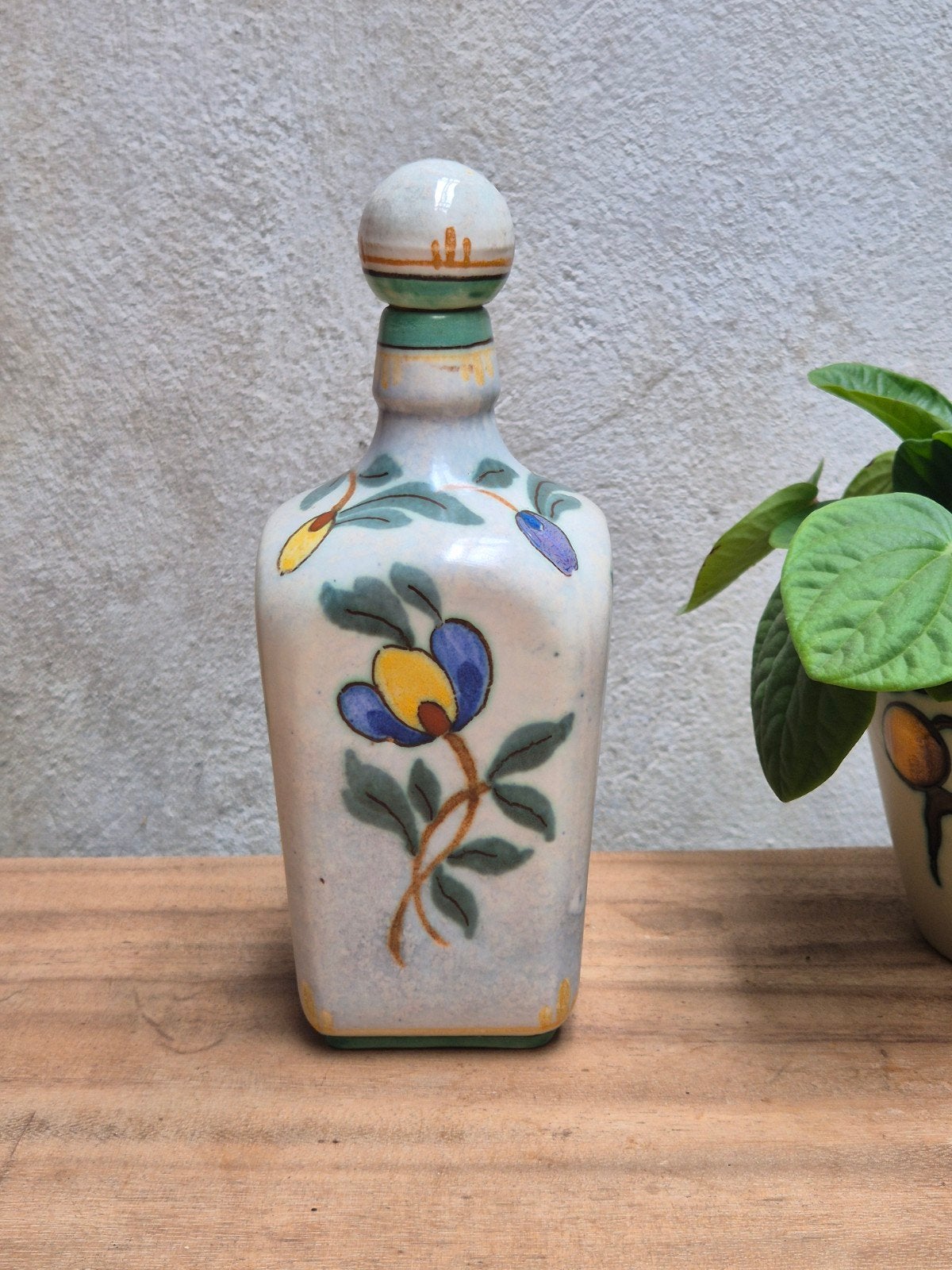 Vintage Zuid-Holland Plateel Karaf Bloemdecoraties, Ophalen of Verzenden