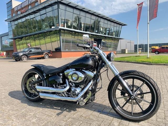Harley-Davidson FXSB BREAKOUT SPECIAL 260 ! (bj 2014), Motoren, Motoren | Harley-Davidson, Dopplerlaan 26
9207 HC  Drachten, NL