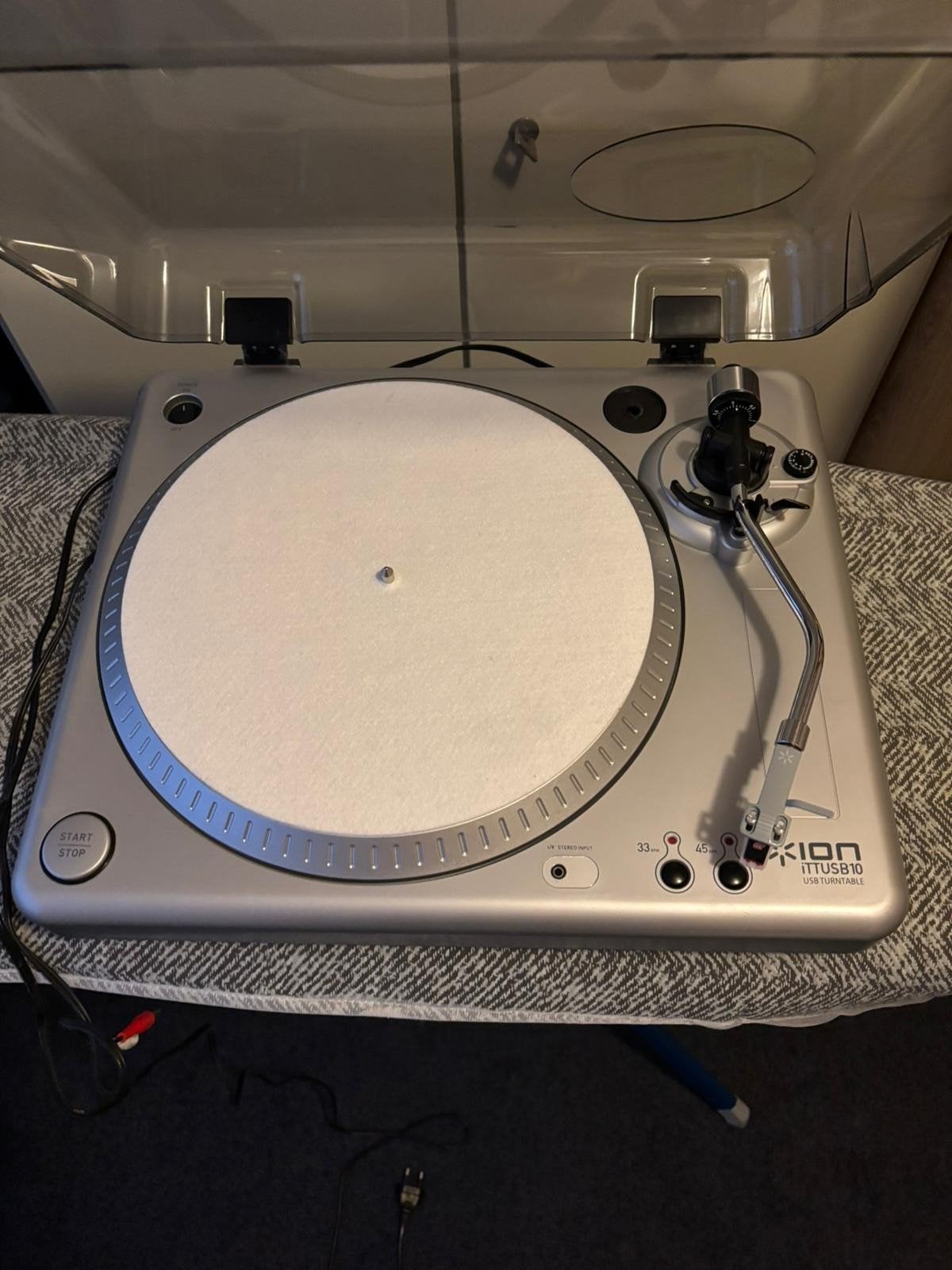 Ion iTTUSB10 USB Platenspeler - Zilver, Audio, Tv en Foto, Zo goed als nieuw, USB-aansluiting, Platenspeler, Ophalen