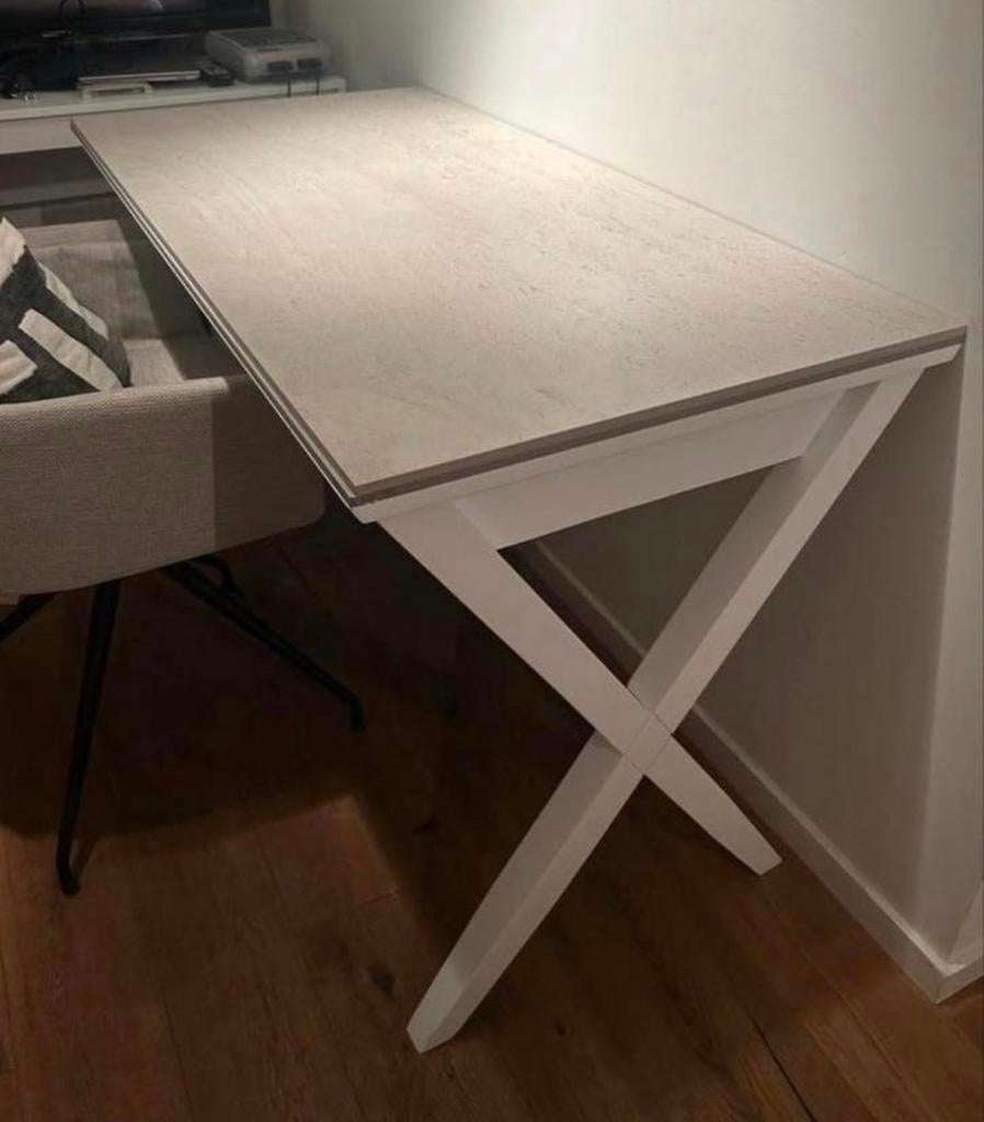 Wit bureau met travertin bladen, Ophalen, Overige typen, 120 cm, Zo goed als nieuw