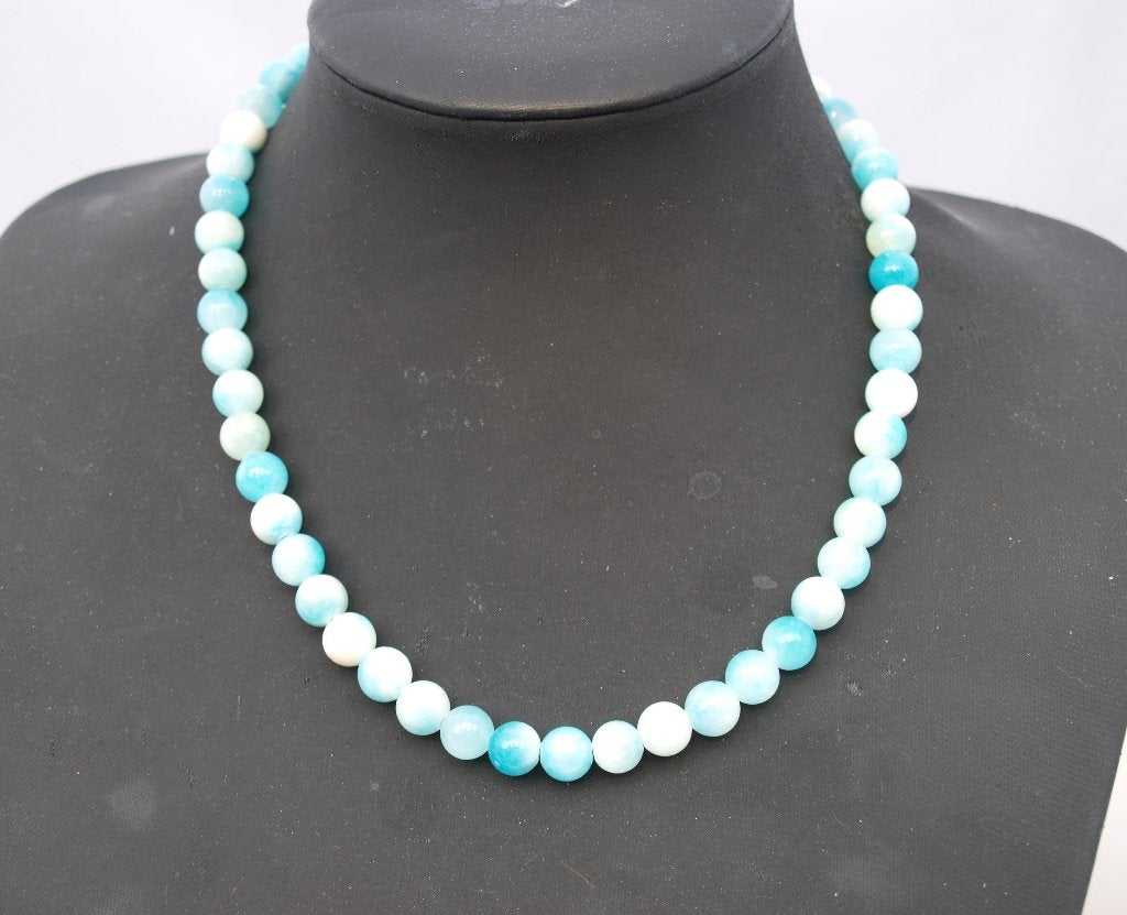 NIEUW:  blauw-witte kralenketting van jade, Overige kleuren, Nieuw, Ophalen of Verzenden, Steen of Mineraal