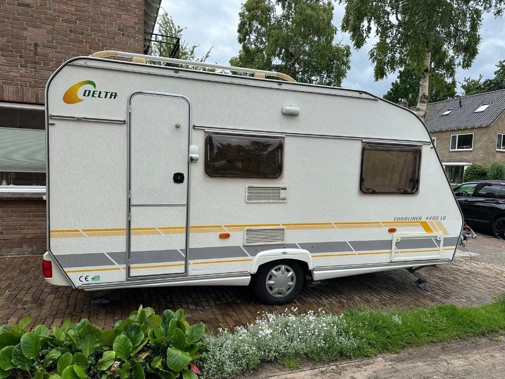 caravan delta euroliner 4400 LB, Caravans en Kamperen, Caravans, Treinzit, 750 - 1000 kg, Particulier, 5 tot 6 meter