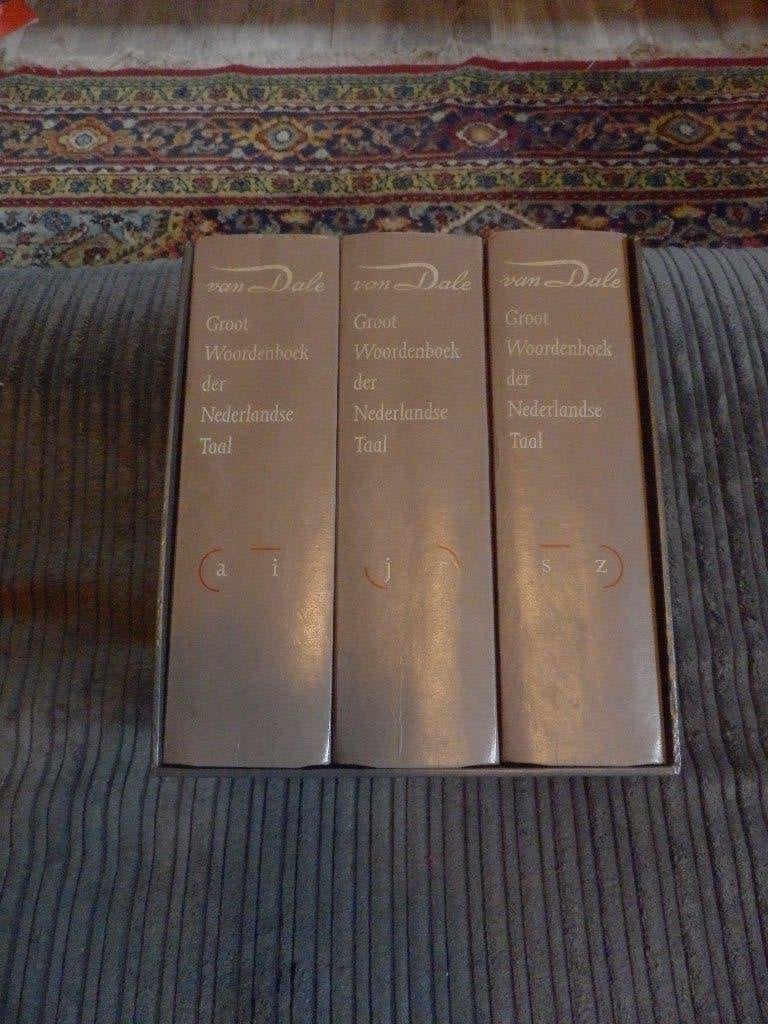Van Dale  Woordenboeken Nederlands 3 delen in Box., Van Dale, Nederlands, Ophalen of Verzenden, Zo goed als nieuw