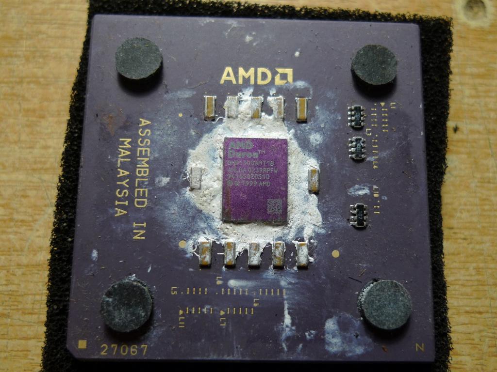 AMD Duron - DHD1300AMT1B, Computers en Software, Processors, Ophalen of Verzenden, Zo goed als nieuw