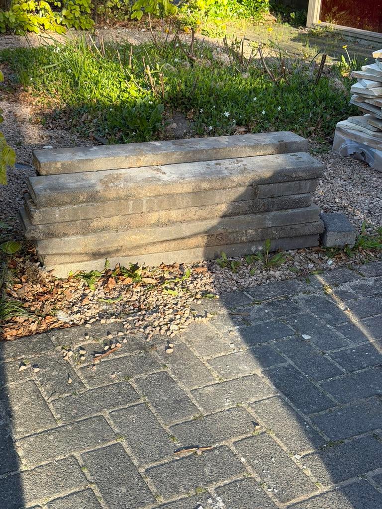 Opsluitbandjes 12 stuk en aantal halve., Tuin en Terras, Ophalen, Zo goed als nieuw, Overige materialen