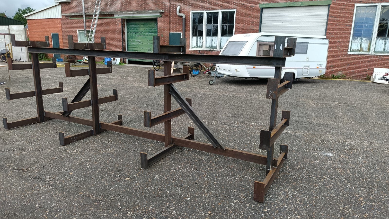 Zware dubbelzijdige draagarmstelling 4,5 meter staal, Doe-het-zelf en Verbouw, Ophalen of Verzenden, 250 mm of meer
