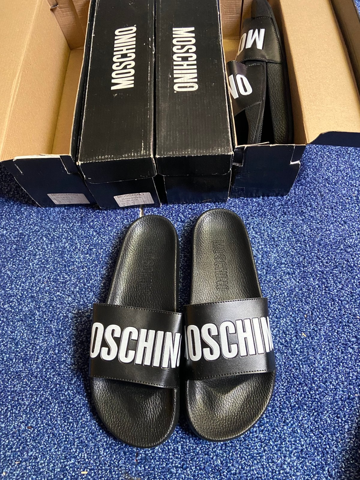 Moschino slippers - Zwart met wit logo, Slippers, Zwart, Nieuw, Ophalen of Verzenden