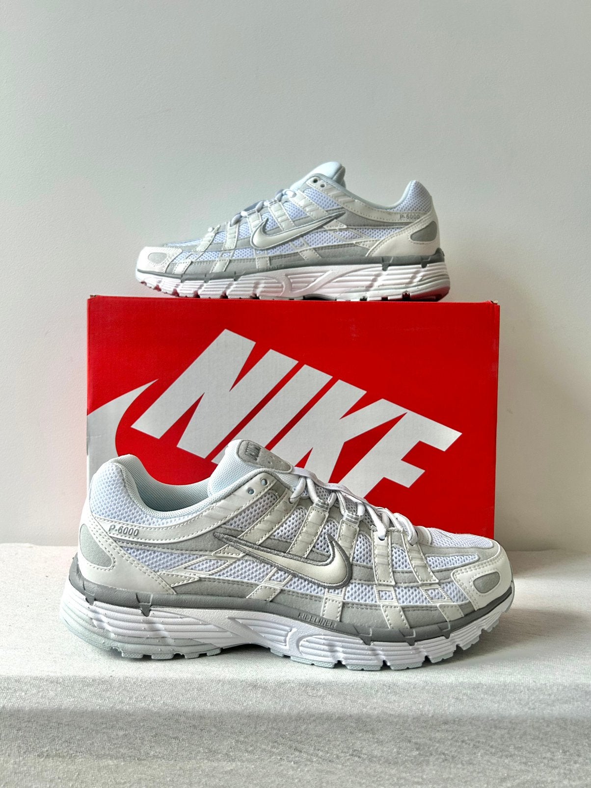 Nike P-6000 Summit White Pure Platinum (EU 42 & 42,5), Wit, Nike, Nieuw, Ophalen of Verzenden