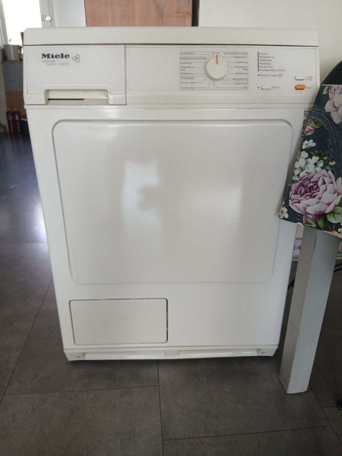 Miele T4223C Wasdroger - Condensdroger, 6 tot 8 kg, Gebruikt, Ophalen of Verzenden, Voorlader