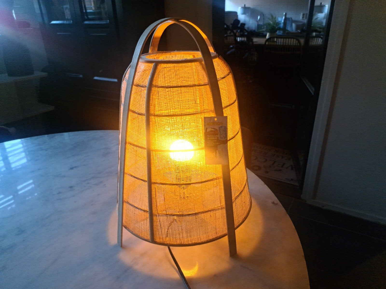 Leuke rotan lamp., Ophalen