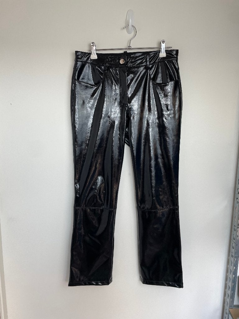 Maje Paveli vinyl cropped broek zwart slim high rise maat 38, Maat 38/40 (M), 2, rue de Marengo, 75001 Parijs, Frankrijk, Zwart