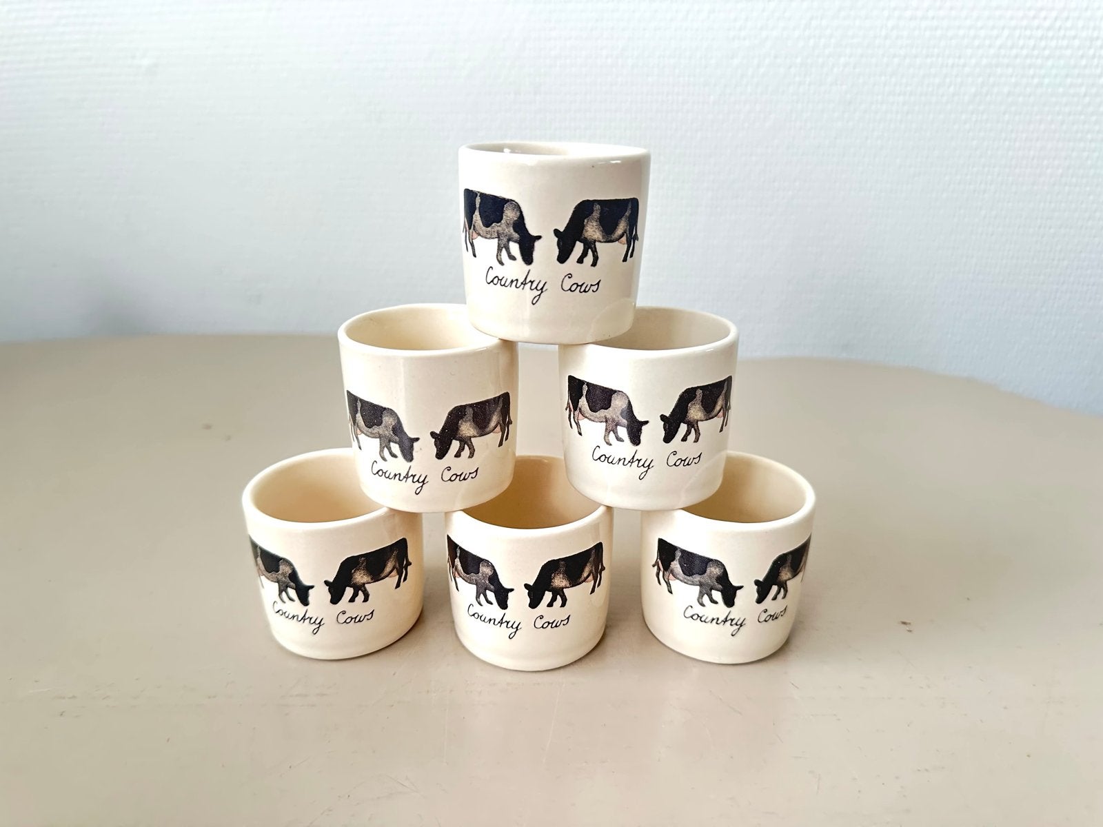 6 eierdopjes Country Cows- Jet, Overige typen, Ophalen of Verzenden, Zo goed als nieuw, Overige stijlen