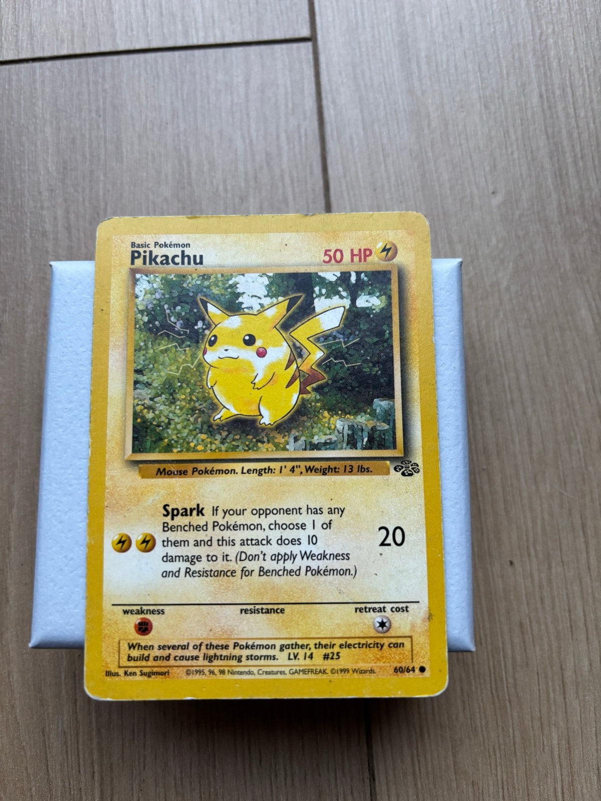 Pikachu Pokémon Kaart - Base Set 60/64 (Shadowless), Hobby en Vrije tijd, Verzamelkaartspellen | Pokémon, Ophalen of Verzenden