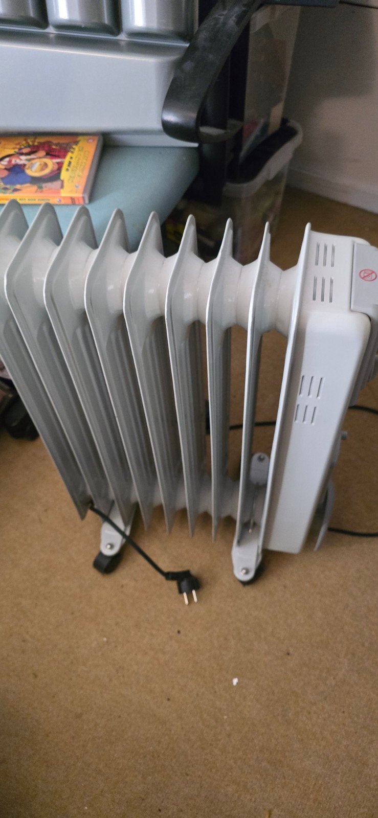 Hyundai Oliegevulde Radiator Kachel 2500W, Ophalen, Radiator, Zo goed als nieuw, 60 tot 150 cm
