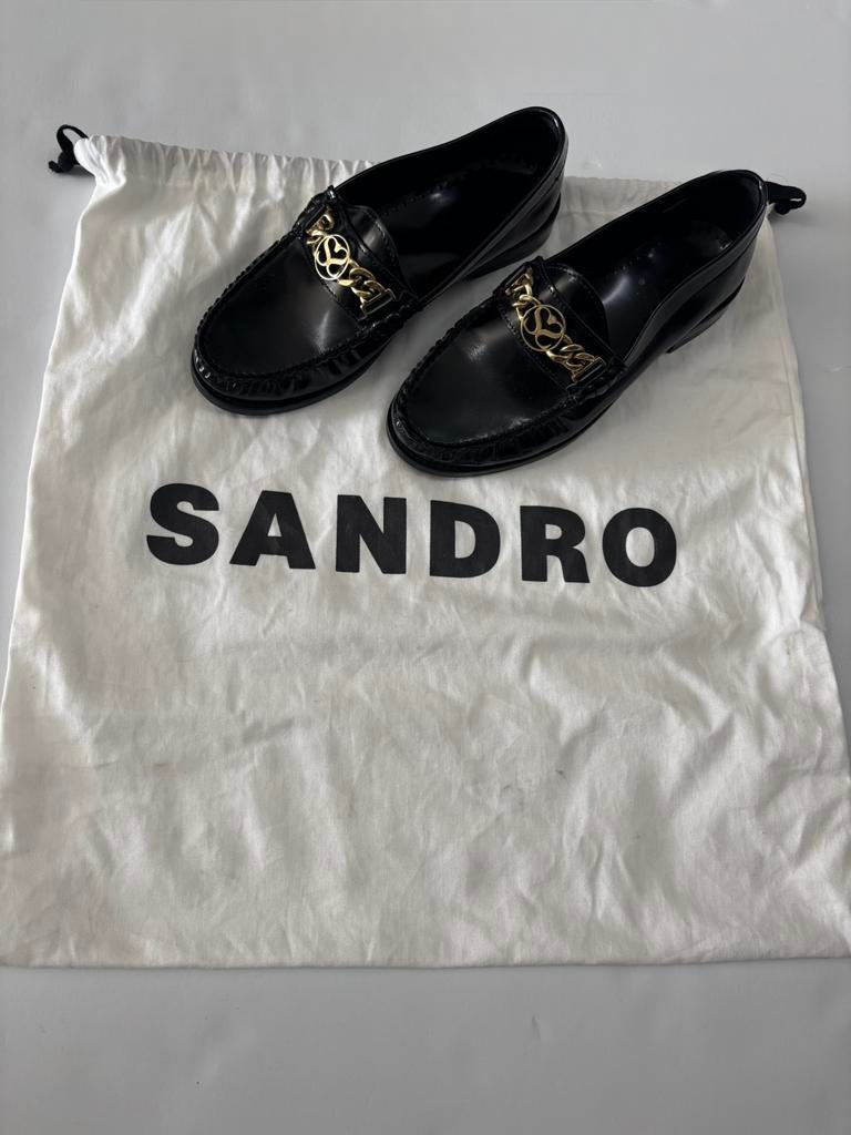 SANDRO zwarte leren loafers maat 38 met gouden chain, Ophalen of Verzenden, Zo goed als nieuw, Instappers, Zwart