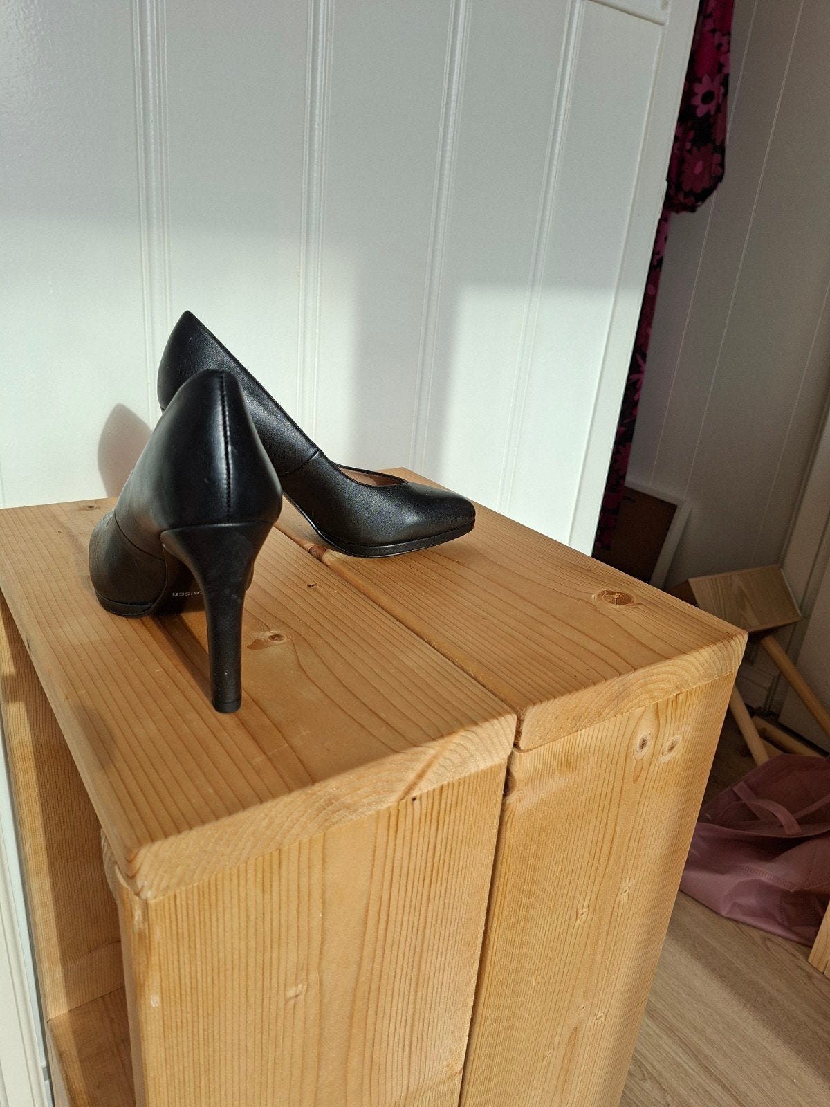 Nieuwe klassieke pump merk: Peter Kaiser maat: 37,5, Ophalen of Verzenden, Nieuw, Beige