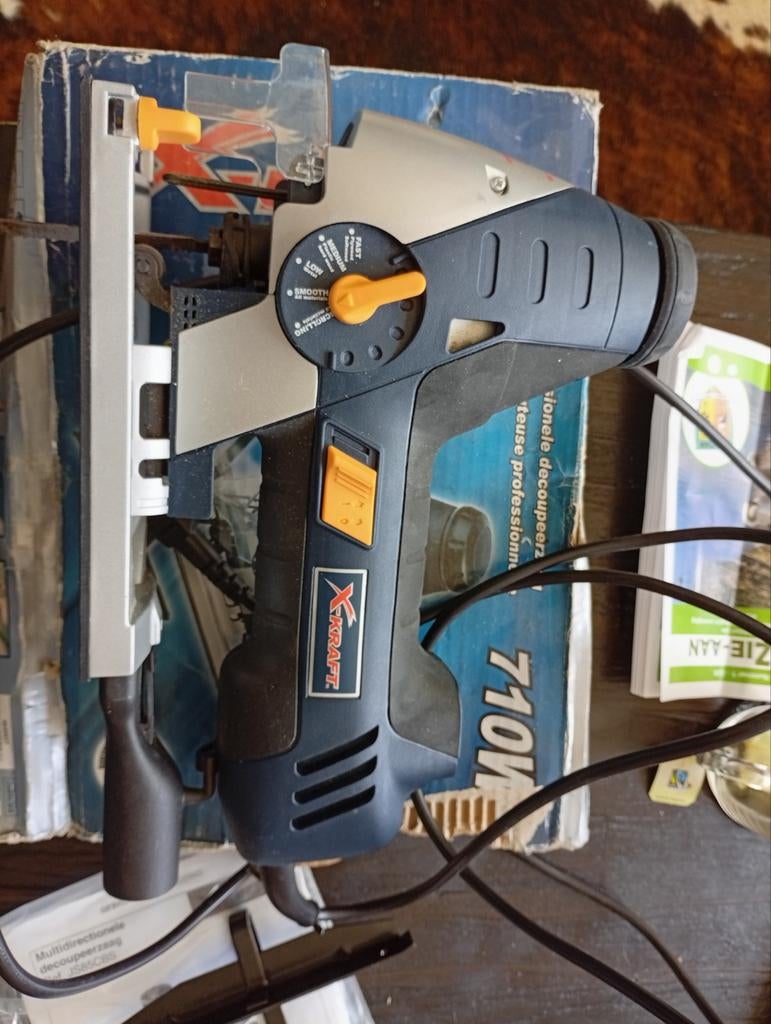 X-KRAFT Decoupeerzaag 710W - Krachtig en Veelzijdig, Doe-het-zelf en Verbouw, Gereedschap | Zaagmachines, Gebruikt, Decoupeerzaag