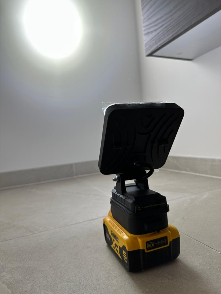 Supersterke Lamp voor DeWalt accu! Hagelnieuw! Op=op!, Ophalen of Verzenden