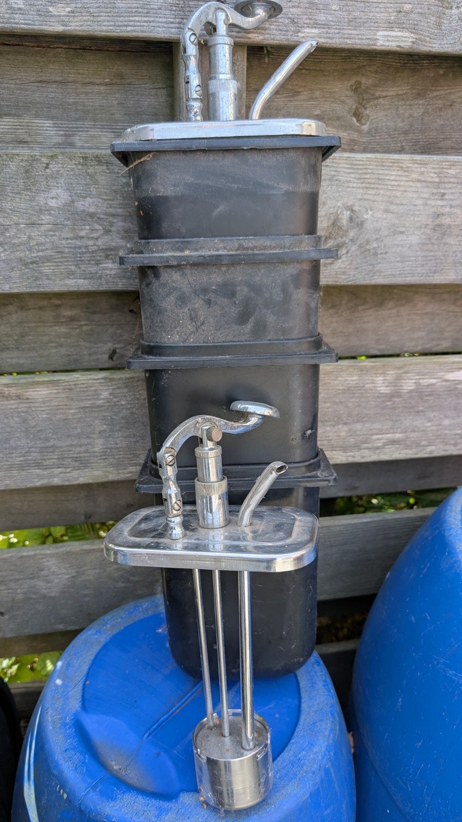 Roestvrijstalen sauspompen, Ophalen