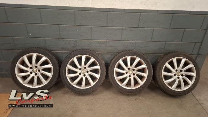 Velgen set + banden van een Alfa Romeo Giulietta, Gebruikt, -, -, Ophalen of Verzenden