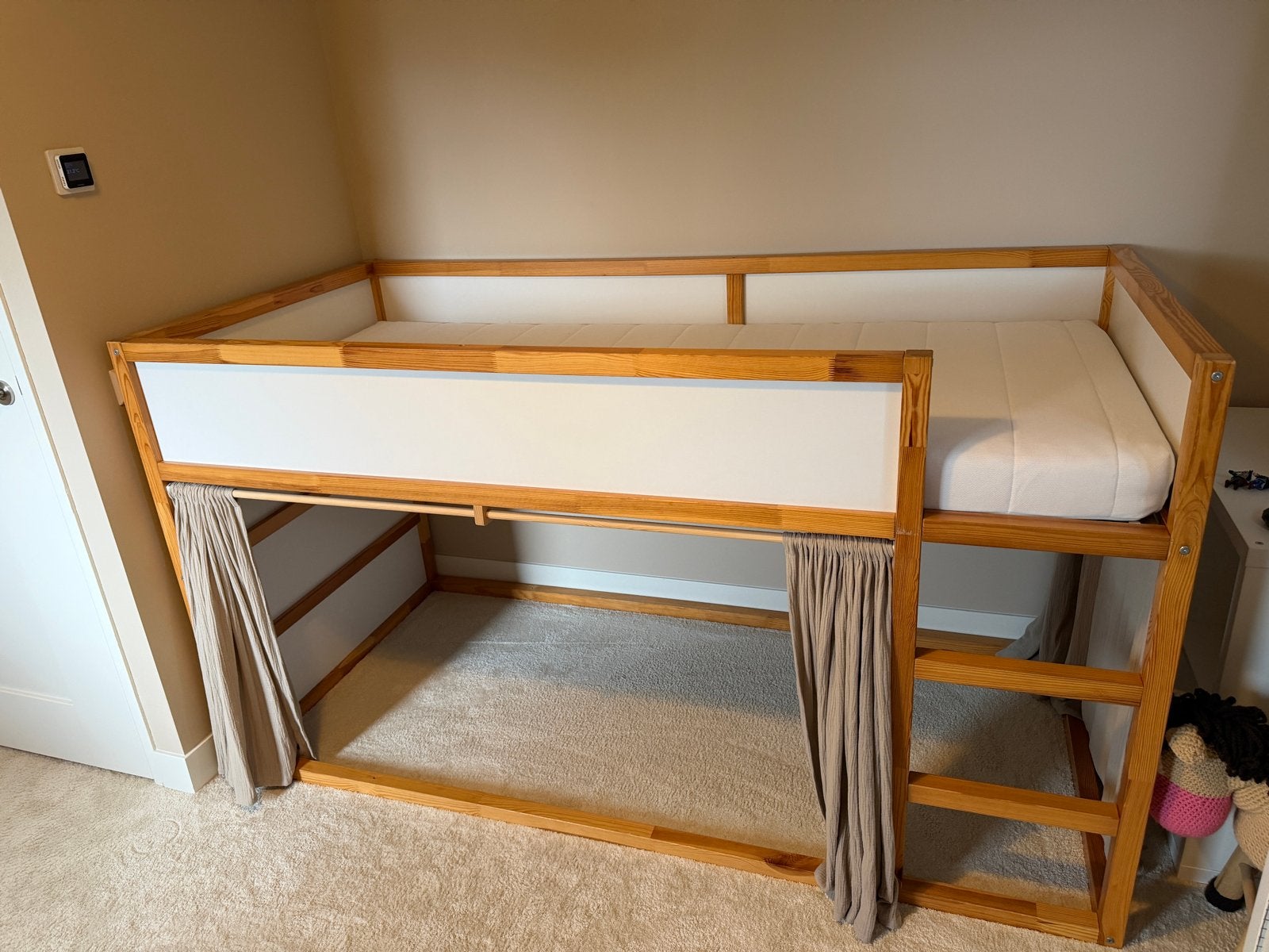 Hoogslaper ikea kura met gordijntjes inclusief matras, Ophalen, Gebruikt, 90 cm, Eenpersoons