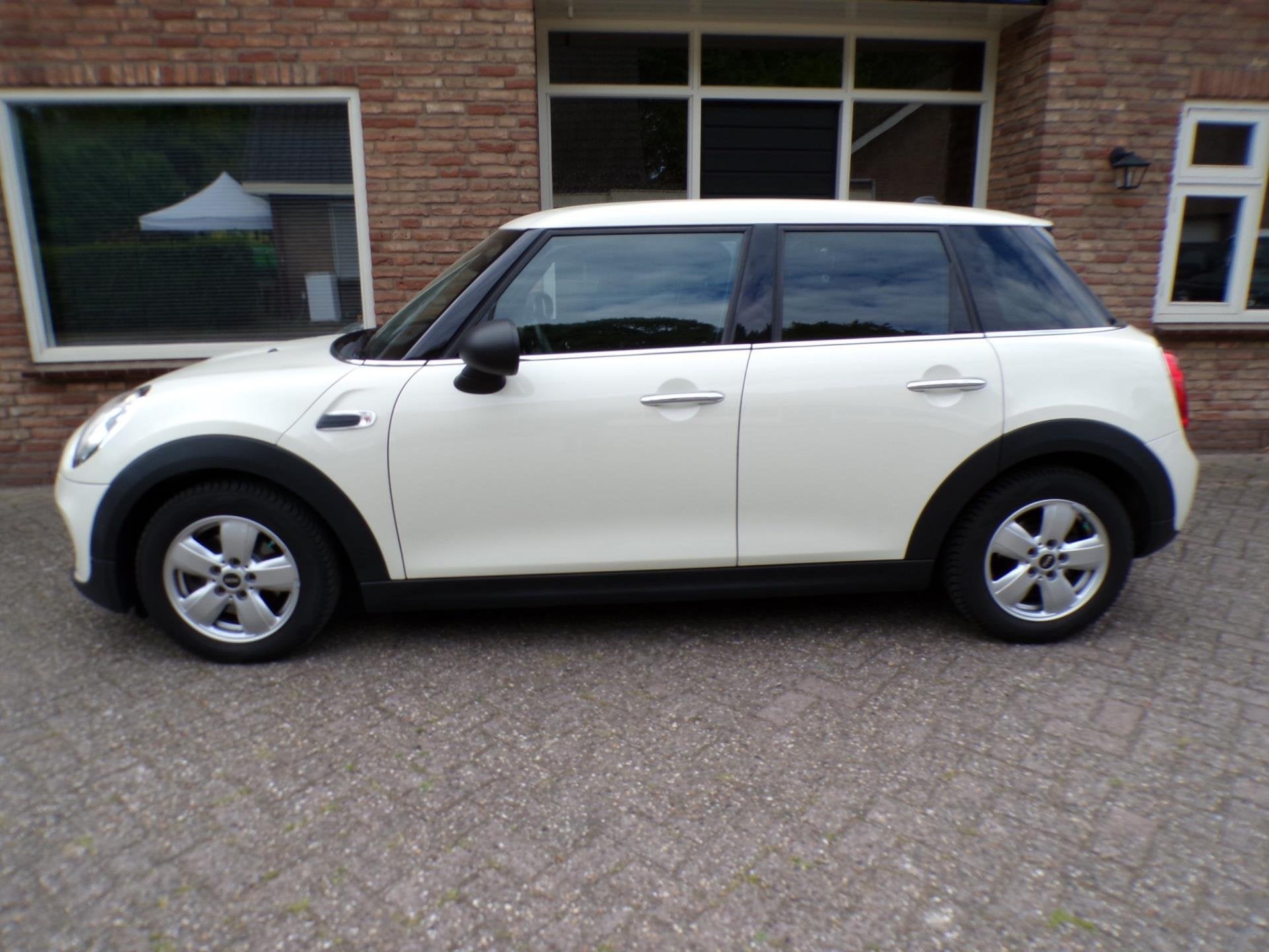 Mini Mini 1.2 One Half Leder / Clima / Navi, Gebruikt, Automatische klimaatregeling, 102 pk, Bedrijf