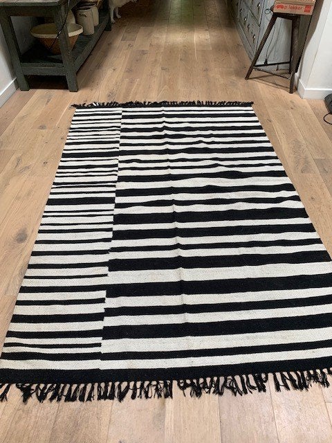 kleed zwart/wit katoen 75,- euro twee kanten te gebruiken, Ophalen, Gebruikt, 150 tot 200 cm, 200 cm of meer