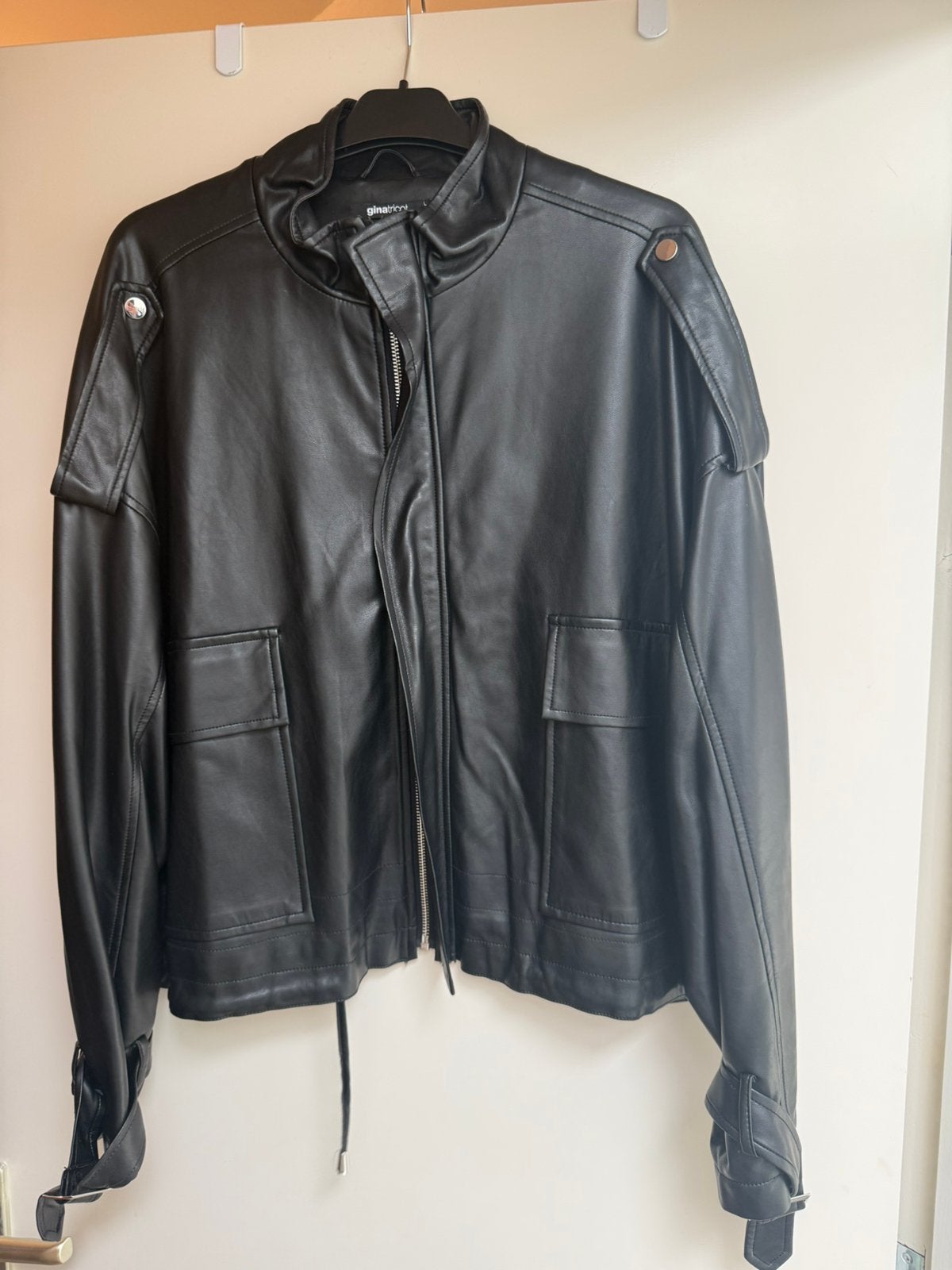 Zwarte biker jack oversized maat L gina tricot, Ophalen of Verzenden, Zo goed als nieuw, Zwart