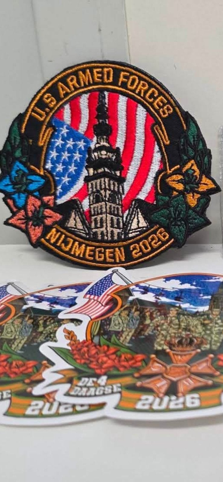 Gezocht nijmeegse vierdaagse usa patch, Verzamelen, Militaria | Algemeen, Ophalen of Verzenden, Luchtmacht, Amerika, Embleem of Badge