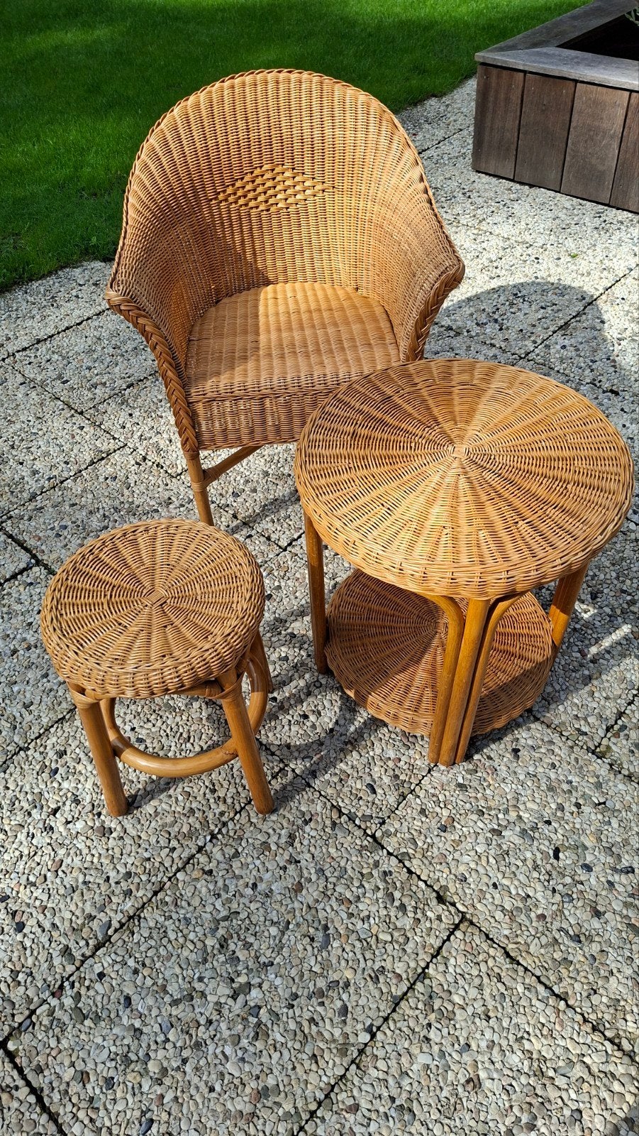 Rotan set: fauteuil, bijzettafel en krukje, Ophalen, Gebruikt, Bruin, Riet of Rotan