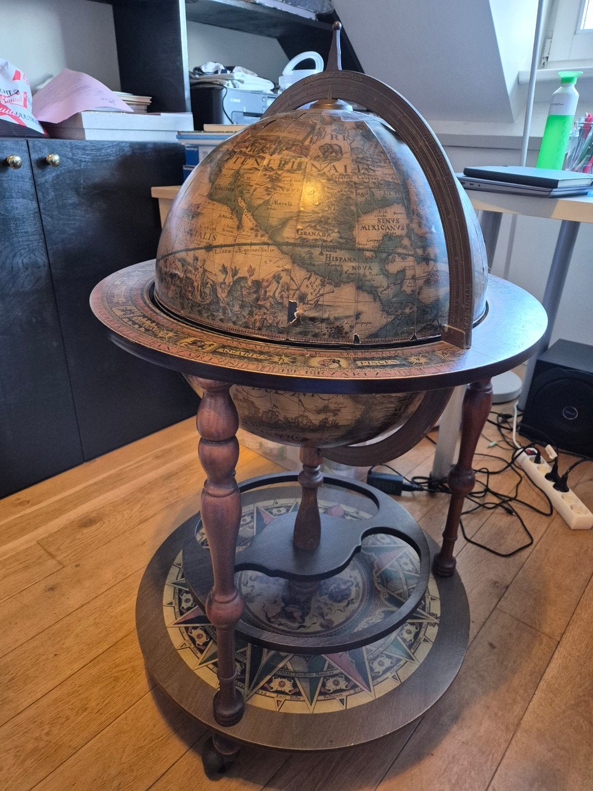 Antieke Globebar Wereldbol op Houten Standaard, Ophalen, Gebruikt, Globebar, Draaibaar